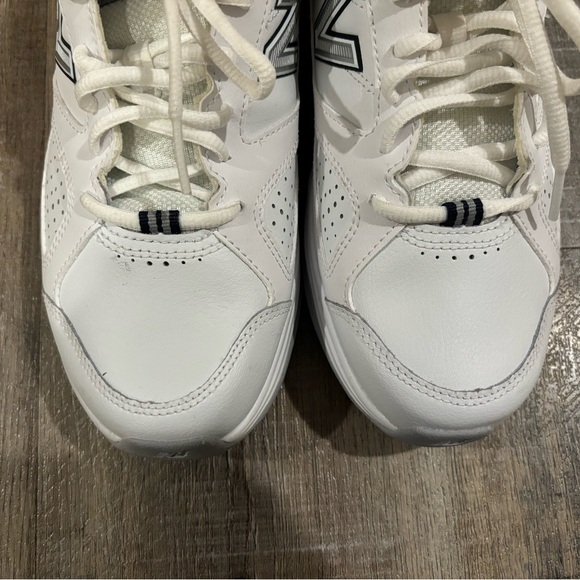 Size 8 - New Balance Women's 623 Casual Comfort Cross Trainer - Picture 4 of 8